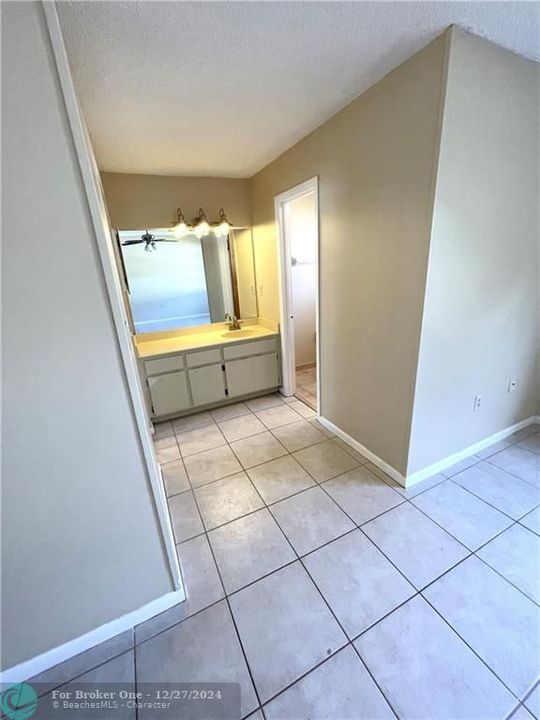 For Rent: $3,800 (3 beds, 2 baths, 1649 Square Feet)