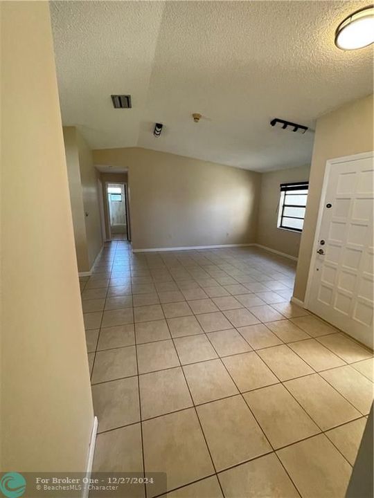 For Rent: $3,800 (3 beds, 2 baths, 1649 Square Feet)