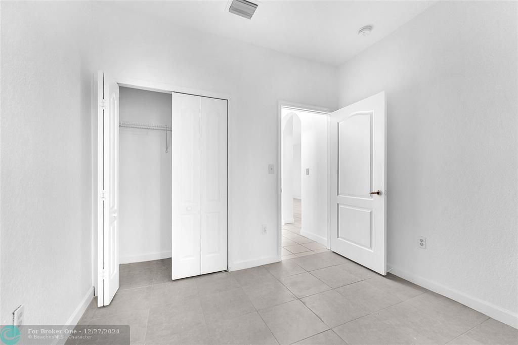 For Rent: $2,250 (2 beds, 2 baths, 894 Square Feet)