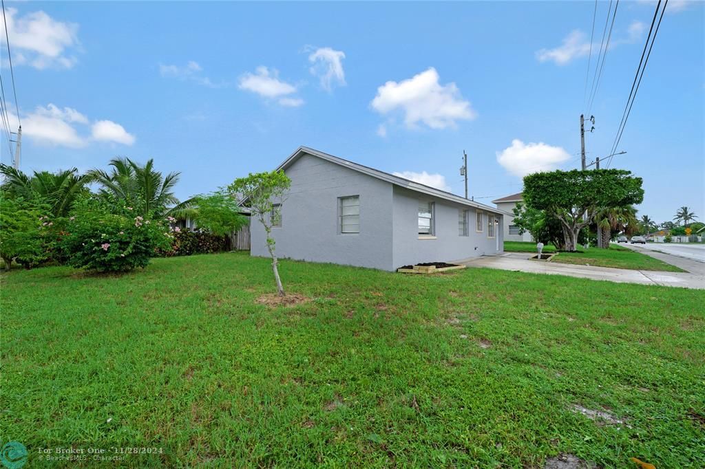 For Sale: $399,900 (3 beds, 2 baths, 1104 Square Feet)