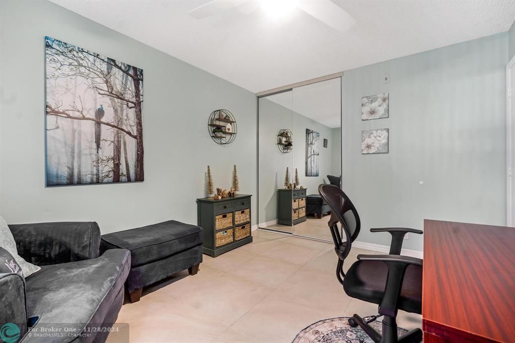 For Sale: $270,000 (2 beds, 2 baths, 1300 Square Feet)