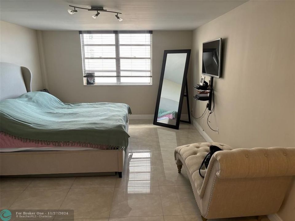 En Venta: $440,000 (2 camas, 2 baños, 1315 Pies cuadrados)