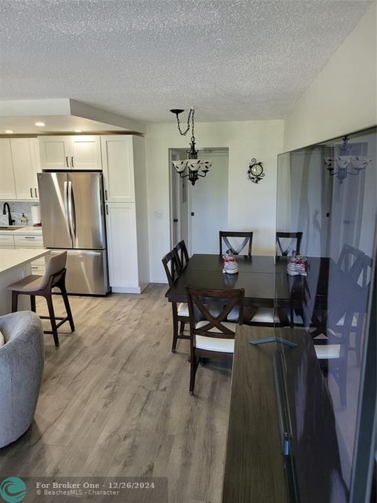 For Sale: $138,500 (1 beds, 1 baths, 708 Square Feet)