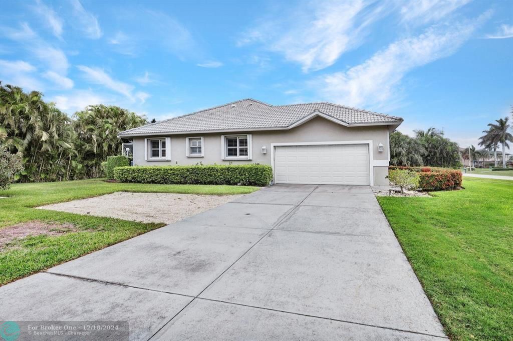 For Sale: $1,079,000 (3 beds, 2 baths, 1674 Square Feet)