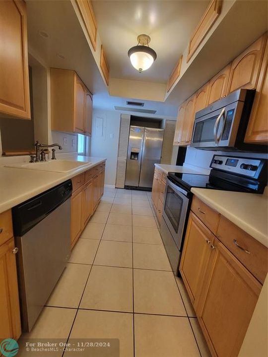 For Rent: $3,100 (3 beds, 2 baths, 1270 Square Feet)