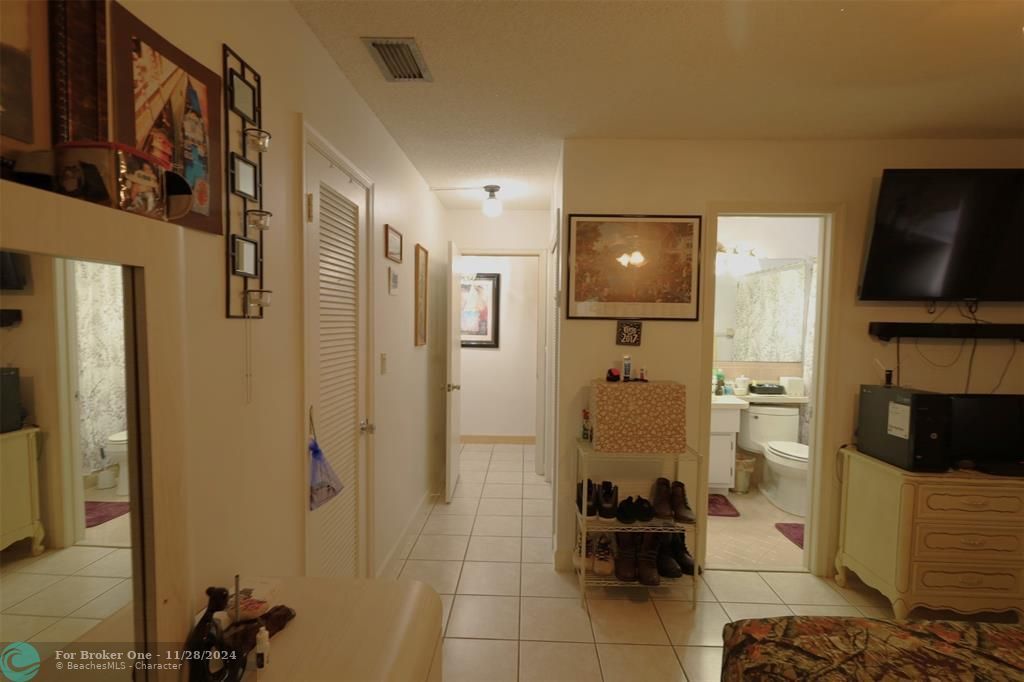 For Sale: $315,000 (2 beds, 1 baths, 1128 Square Feet)