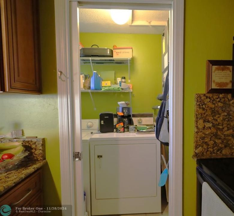 For Sale: $315,000 (2 beds, 1 baths, 1128 Square Feet)