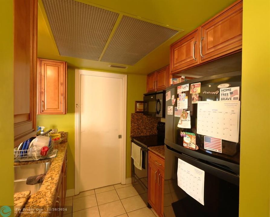 For Sale: $315,000 (2 beds, 1 baths, 1128 Square Feet)