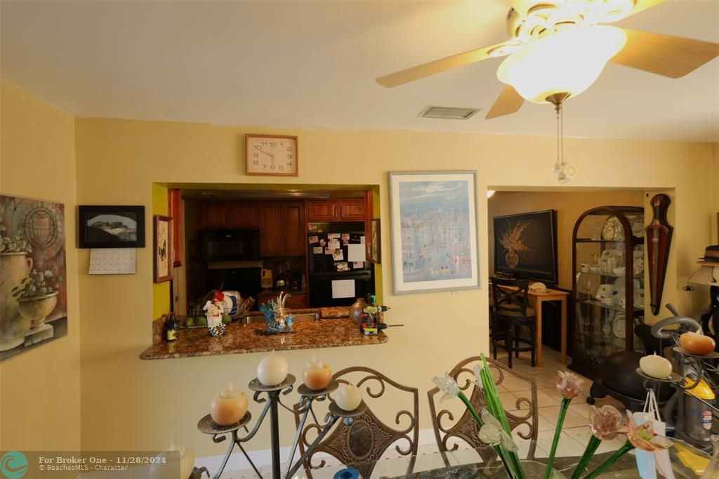 For Sale: $315,000 (2 beds, 1 baths, 1128 Square Feet)