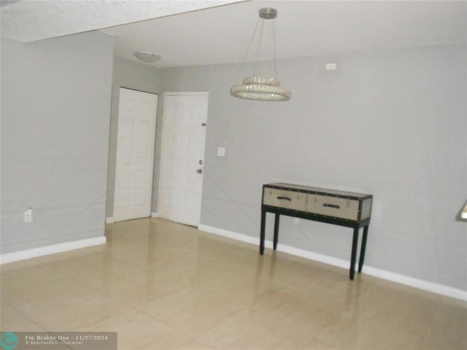 For Rent: $2,200 (2 beds, 2 baths, 1057 Square Feet)