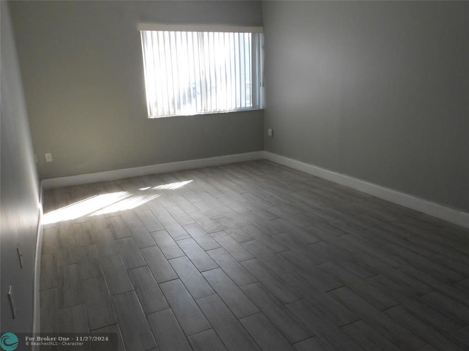 For Rent: $2,200 (2 beds, 2 baths, 1057 Square Feet)