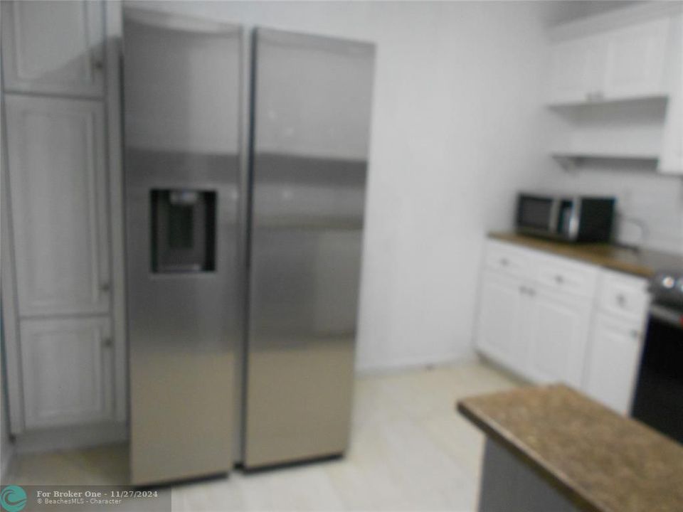 For Rent: $2,200 (2 beds, 2 baths, 1057 Square Feet)