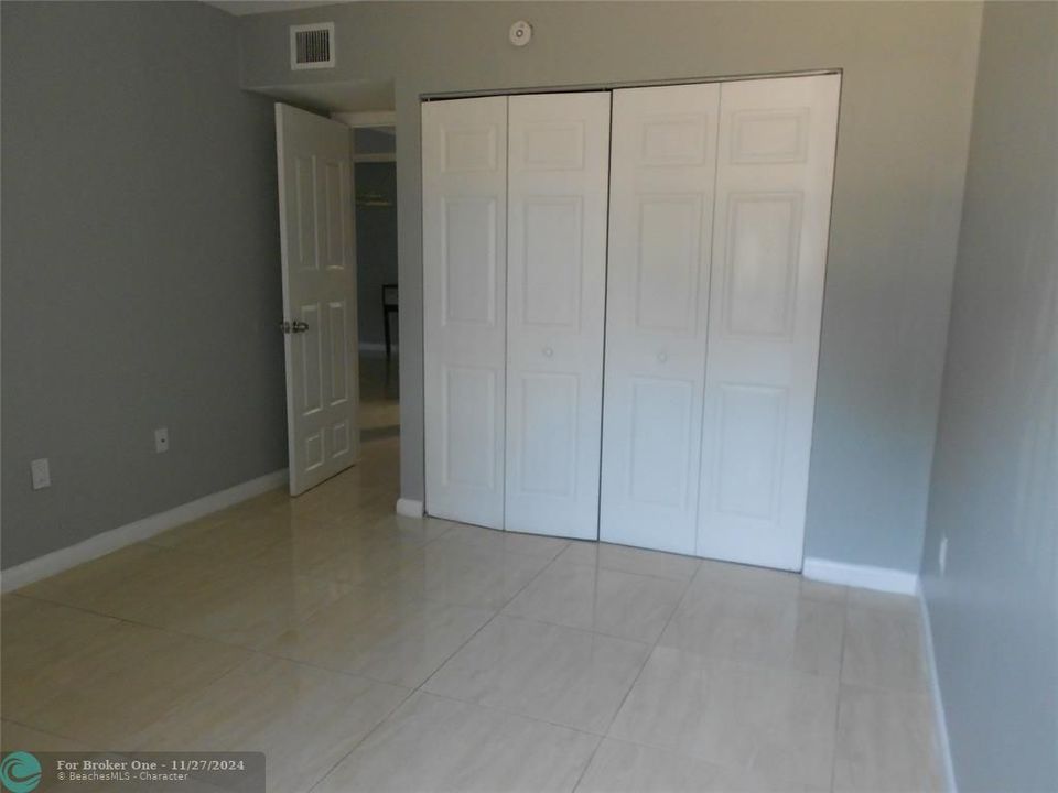 For Rent: $2,200 (2 beds, 2 baths, 1057 Square Feet)