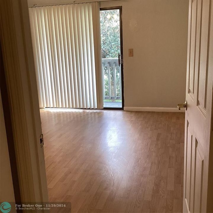 For Rent: $2,200 (2 beds, 2 baths, 1291 Square Feet)