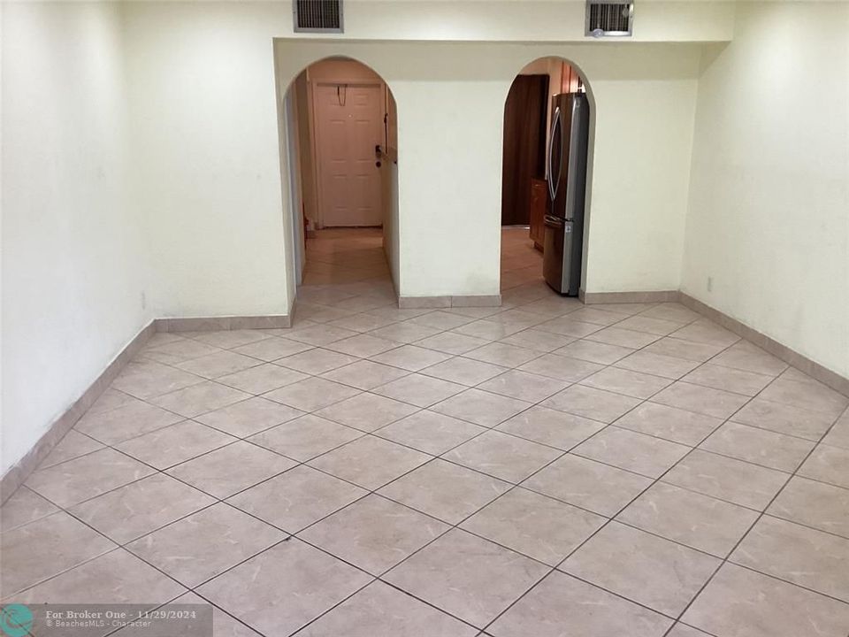 For Rent: $2,200 (2 beds, 2 baths, 1291 Square Feet)