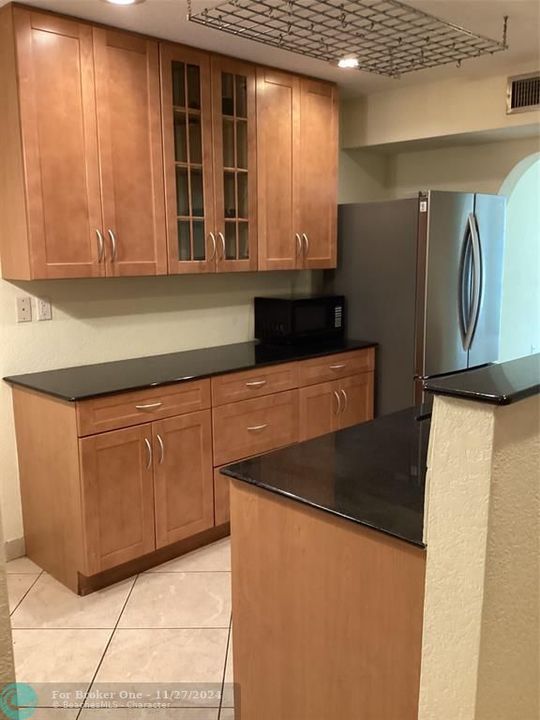 For Rent: $2,200 (2 beds, 2 baths, 1291 Square Feet)