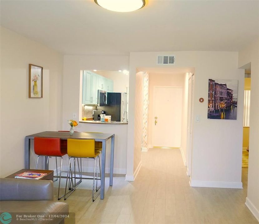 For Sale: $174,000 (2 beds, 1 baths, 675 Square Feet)