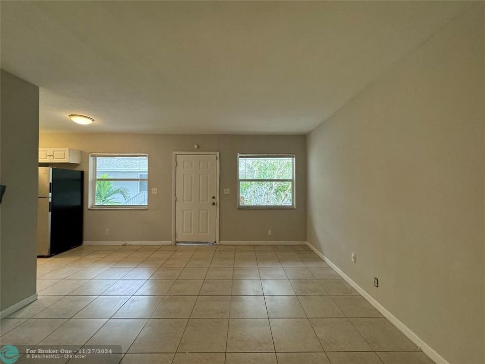 For Rent: $1,850 (2 beds, 1 baths, 800 Square Feet)