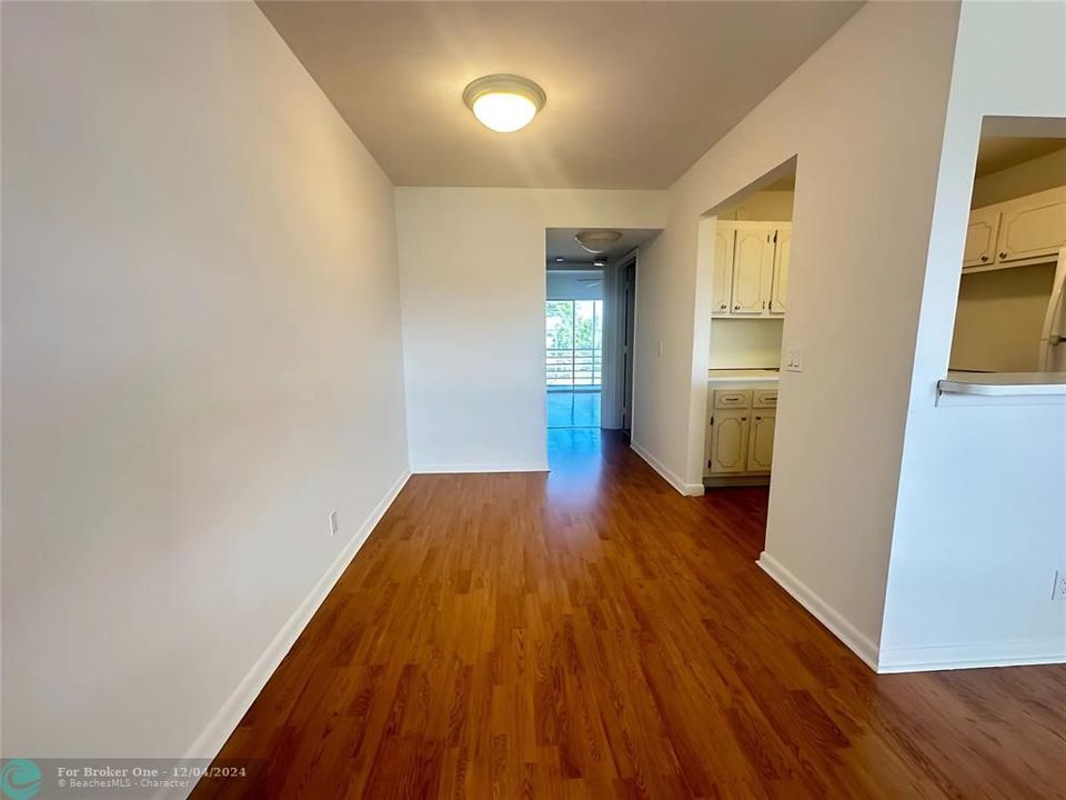 For Sale: $80,000 (1 beds, 1 baths, 595 Square Feet)