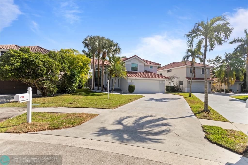 For Sale: $899,000 (3 beds, 2 baths, 2121 Square Feet)