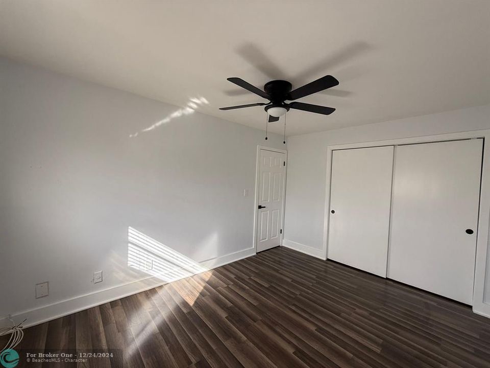 Active With Contract: $1,700 (2 beds, 1 baths, 775 Square Feet)