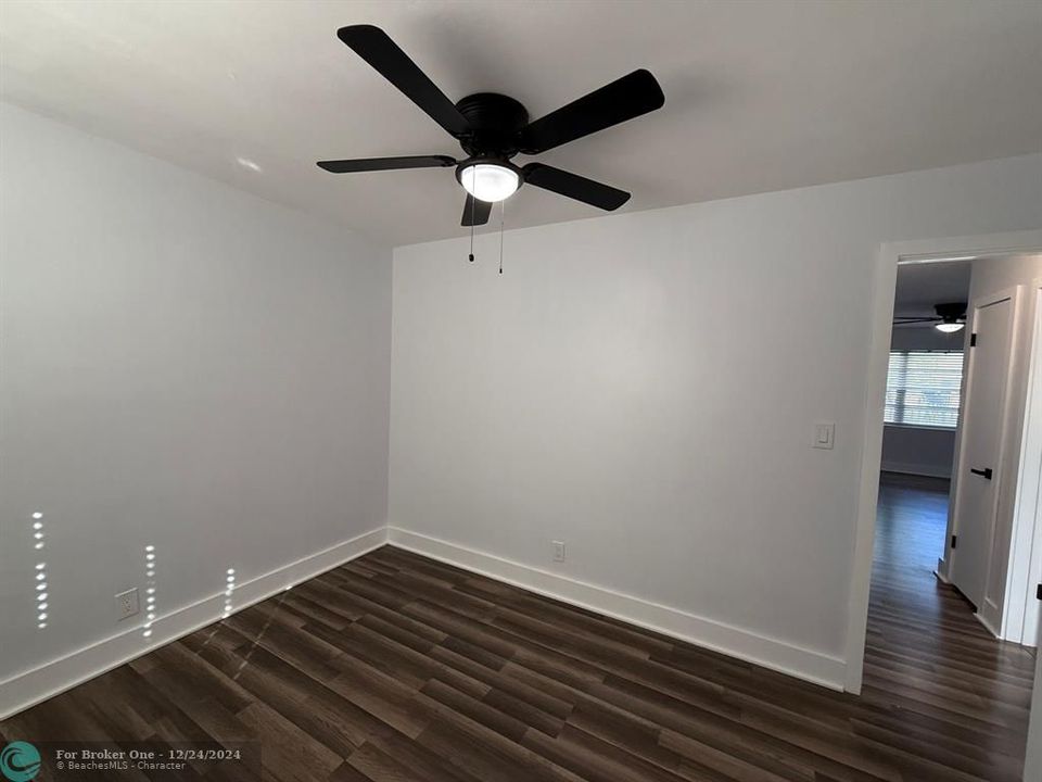 Active With Contract: $1,700 (2 beds, 1 baths, 775 Square Feet)