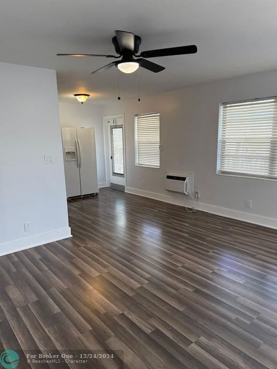 Active With Contract: $1,700 (2 beds, 1 baths, 775 Square Feet)