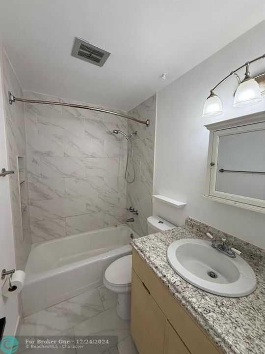 Active With Contract: $1,700 (2 beds, 1 baths, 775 Square Feet)