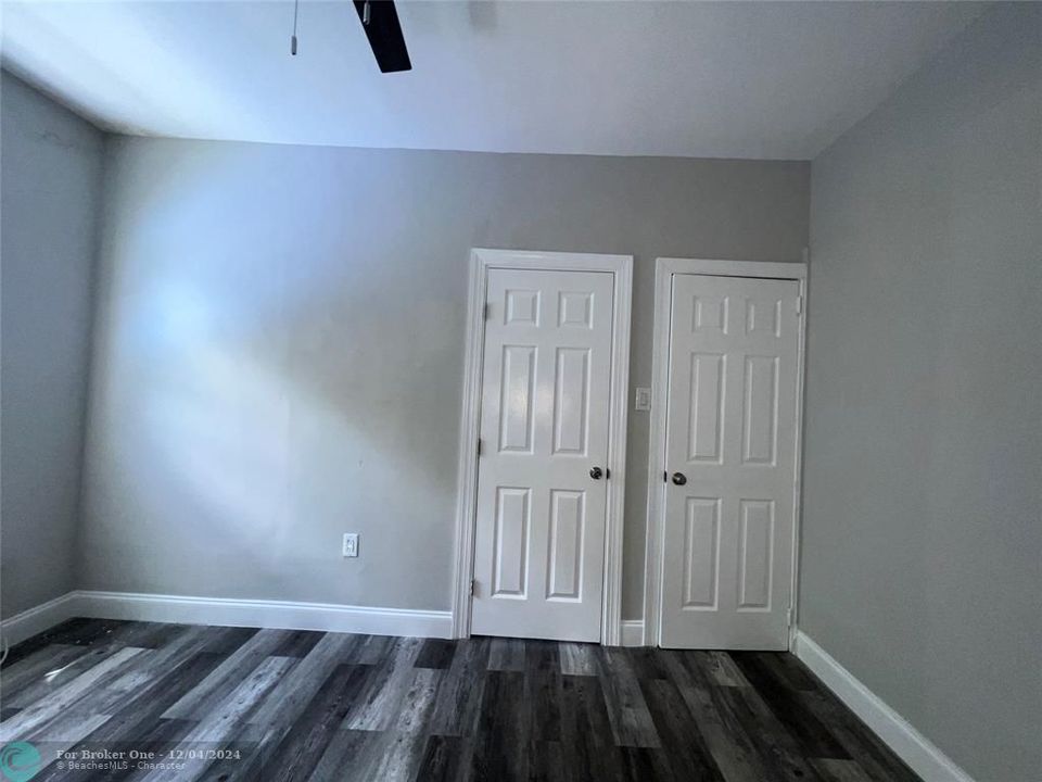 For Sale: $1,550 (1 beds, 1 baths, 650 Square Feet)