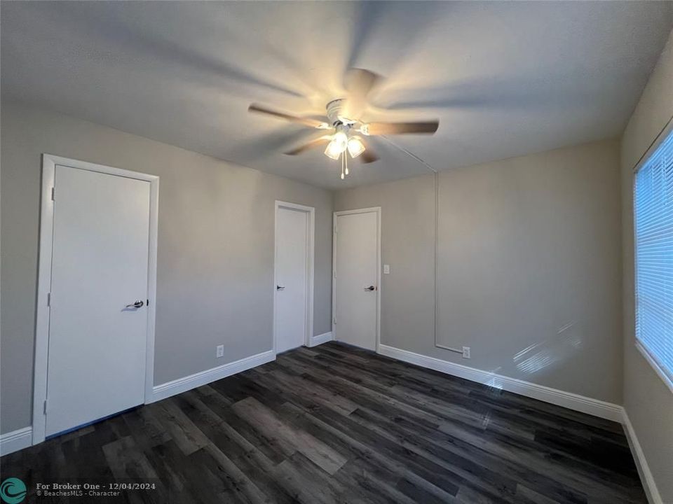 For Sale: $1,575 (1 beds, 1 baths, 650 Square Feet)