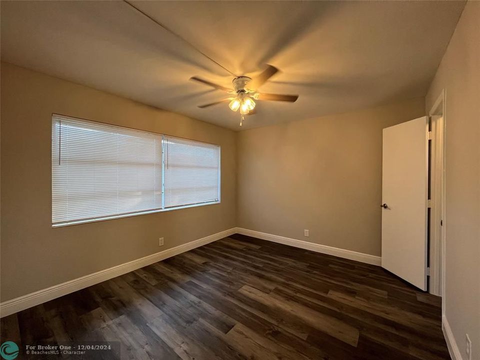 For Sale: $1,575 (1 beds, 1 baths, 650 Square Feet)