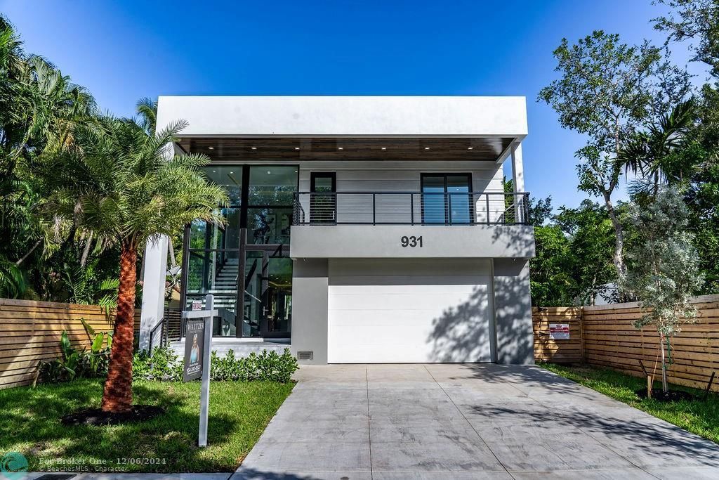 For Sale: $2,495,000 (5 beds, 4 baths, 3733 Square Feet)