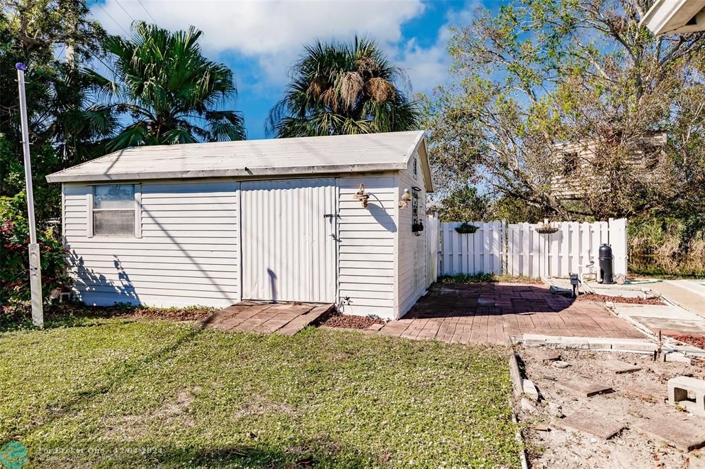 For Sale: $249,990 (3 beds, 2 baths, 1647 Square Feet)