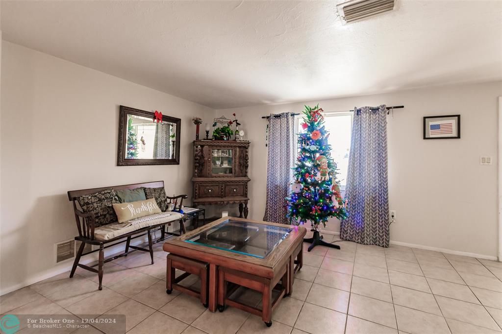 For Sale: $249,990 (3 beds, 2 baths, 1647 Square Feet)