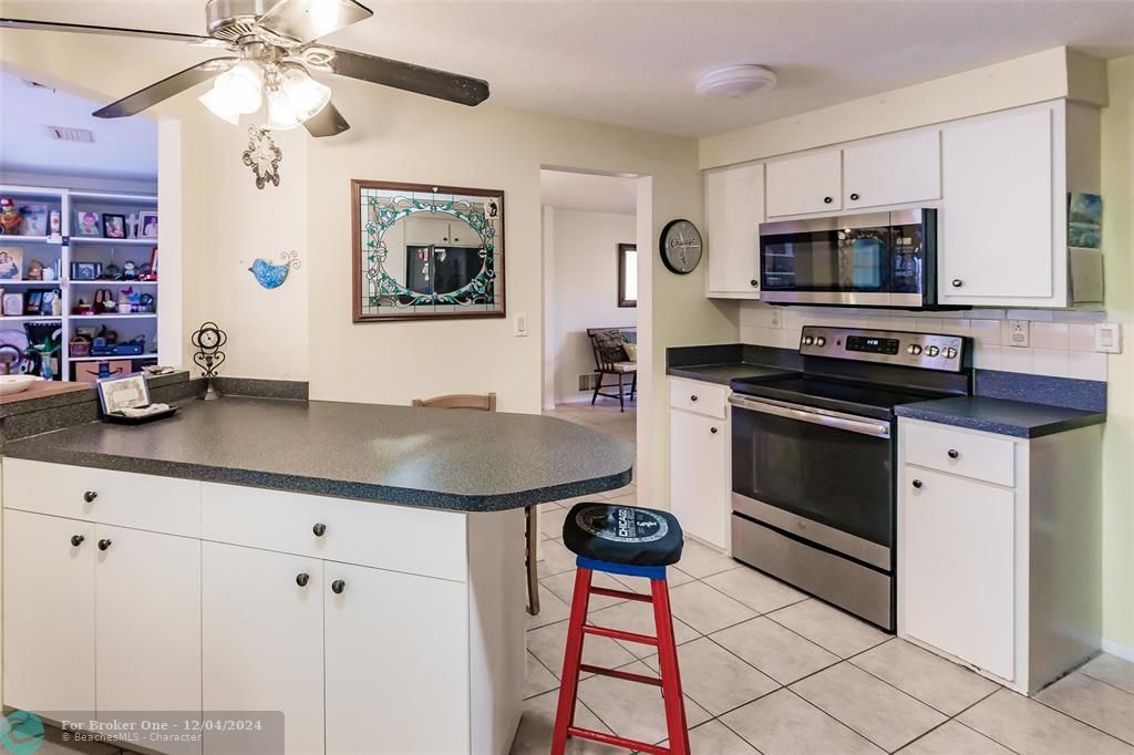 For Sale: $249,990 (3 beds, 2 baths, 1647 Square Feet)