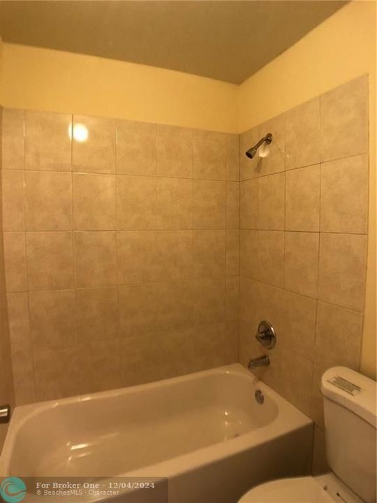 For Rent: $2,200 (2 beds, 2 baths, 1114 Square Feet)