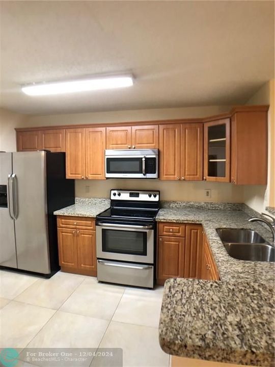 For Rent: $2,200 (2 beds, 2 baths, 1114 Square Feet)