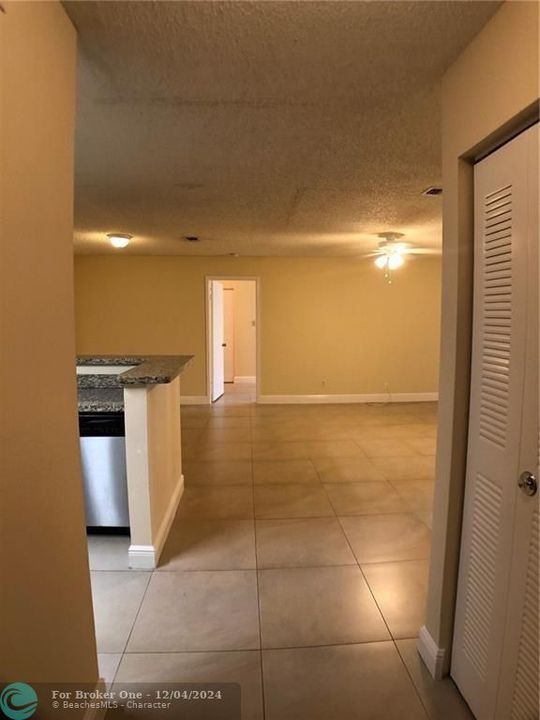 For Rent: $2,200 (2 beds, 2 baths, 1114 Square Feet)