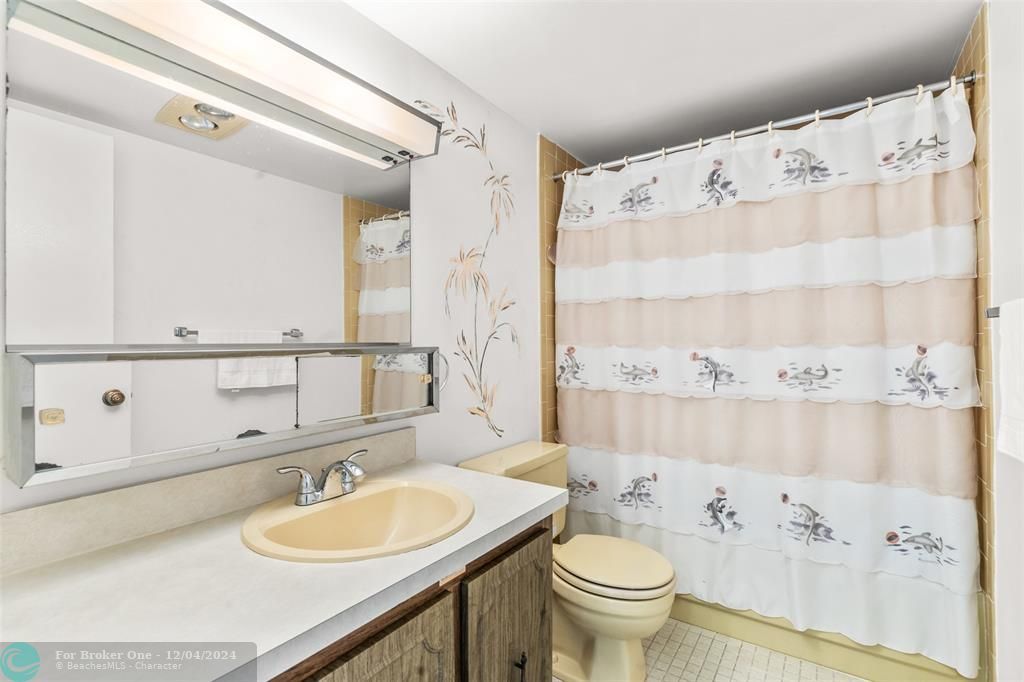 For Sale: $195,000 (2 beds, 2 baths, 1144 Square Feet)