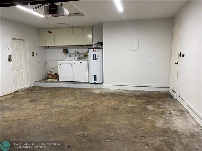 For Rent: $3,900 (4 beds, 2 baths, 1602 Square Feet)