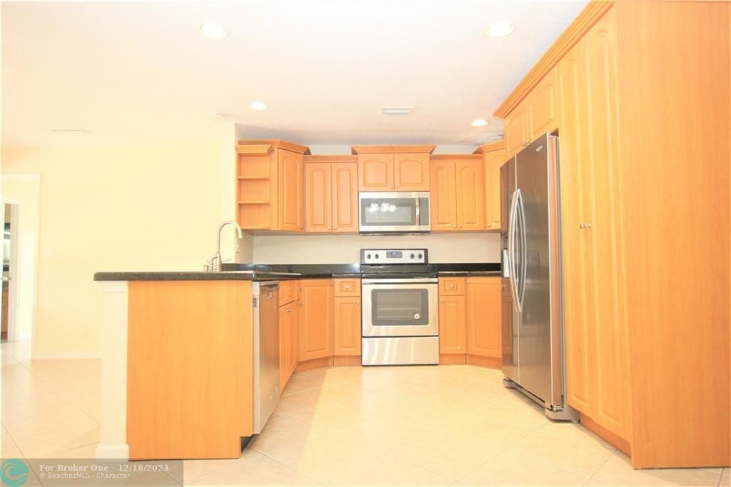 For Sale: $3,000 (3 beds, 2 baths, 1800 Square Feet)