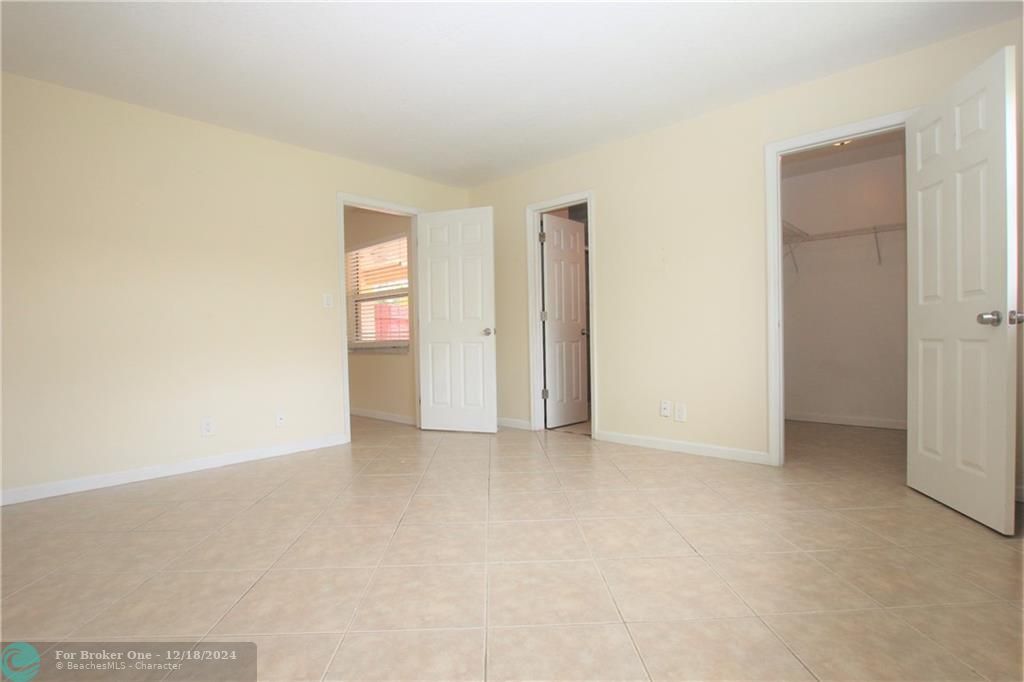 For Sale: $3,000 (3 beds, 2 baths, 1800 Square Feet)