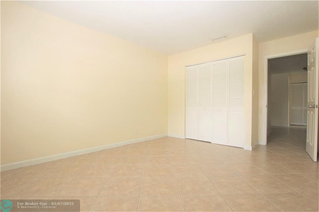 For Sale: $3,000 (3 beds, 2 baths, 1800 Square Feet)