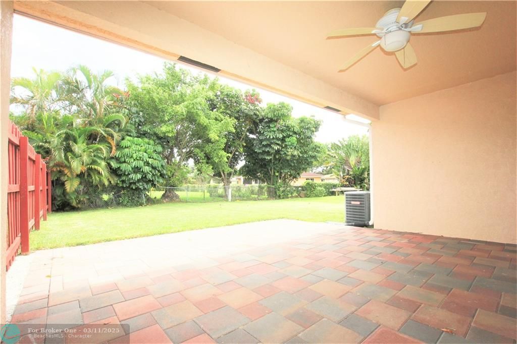 For Sale: $3,000 (3 beds, 2 baths, 1800 Square Feet)