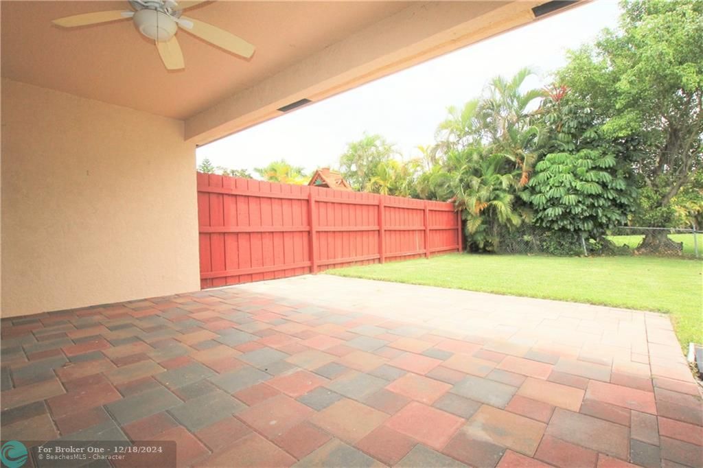 For Sale: $3,000 (3 beds, 2 baths, 1800 Square Feet)