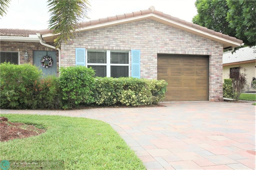 For Sale: $3,000 (3 beds, 2 baths, 1800 Square Feet)