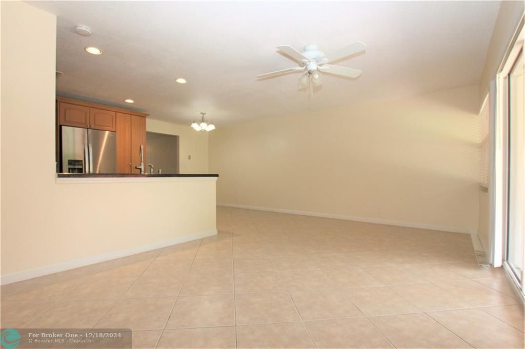 For Sale: $3,000 (3 beds, 2 baths, 1800 Square Feet)