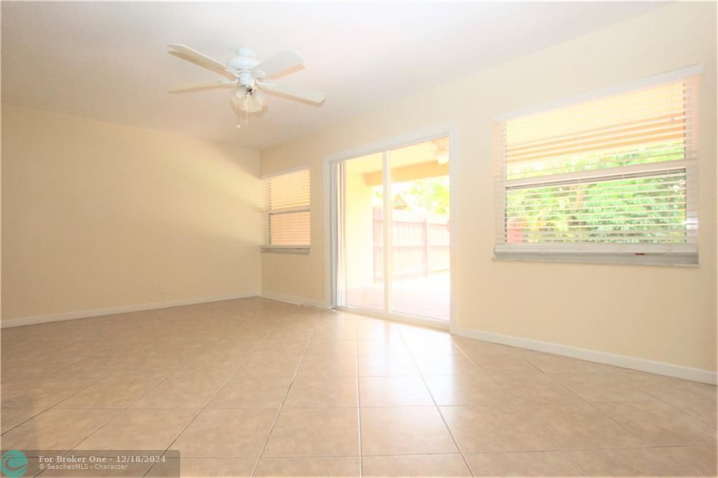 For Sale: $3,000 (3 beds, 2 baths, 1800 Square Feet)