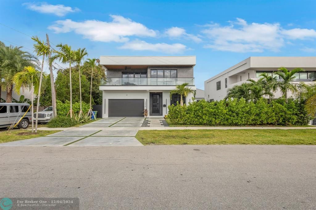 For Sale: $2,970,000 (4 beds, 4 baths, 3856 Square Feet)