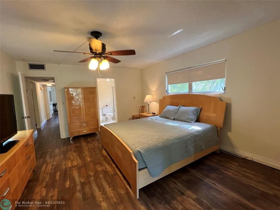 For Sale: $167,500 (2 beds, 2 baths, 1400 Square Feet)